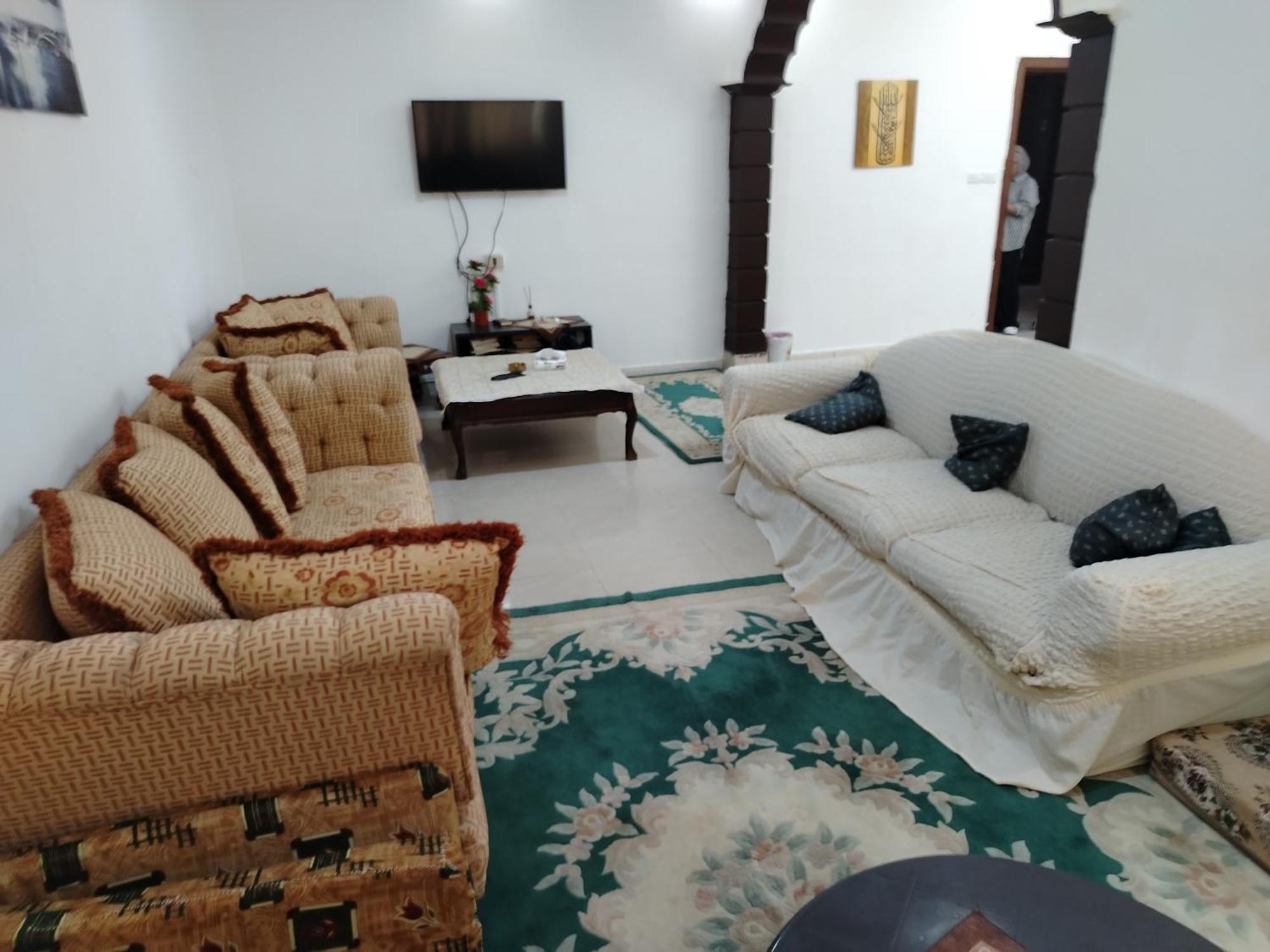 Apartment شقه مفروشة الجبيهه *